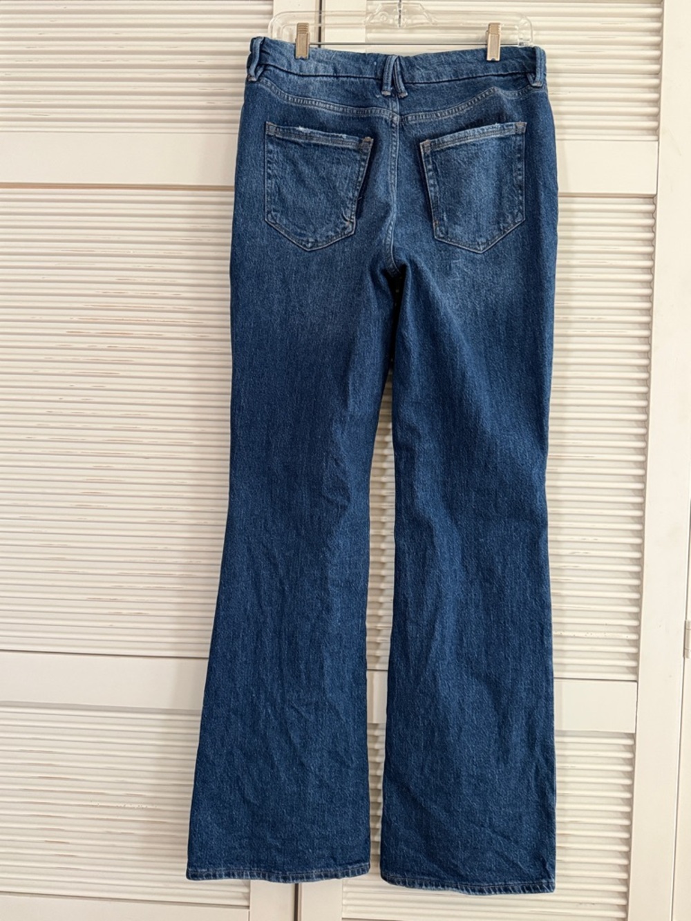 GOOD AMERICAN Good Classic Bootcut Jeans - Picture 2 of 8